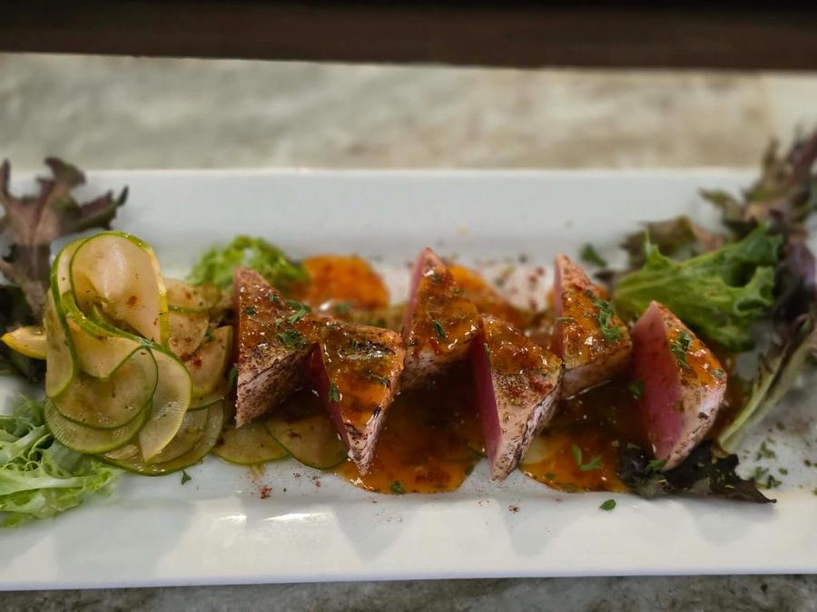 Seared ahi tuna plate at Twysted Vyne, Inverness FL